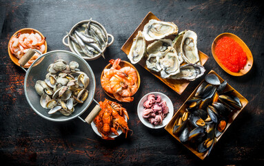 The range of different types of seafood. - obrazy, fototapety, plakaty