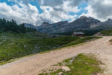 Ucia de Gran Fanes hut with peaks above in the Dolomites