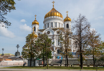 Fototapeta na wymiar Catedral de Cristo Salvador, en el centro histórico de la ciudad de Moscú