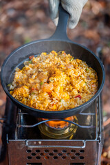 アウトドアでピラフ　Pilaf dishes made outdoors 