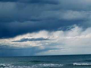 Obraz premium storm and rain over the sea