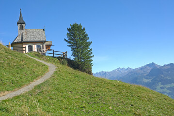 Fototapeta na wymiar A small chapel in the Zillertaler Alps on a beautiful day