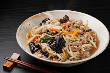 挽肉ともやしの炒め物