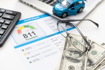 Fototapeta premium credit report with credit cards and calculator, glasses on banker work place white background top view