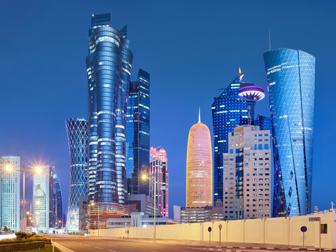Wolkenkratzer, Majlis Al Taawon Street, West Bay, Diplomatic Area, Doha, Katar