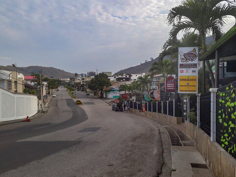 Empty urban scene, guayaquil city, ecuador