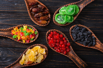 Group of dried and candied fruit in bowl - 755759909