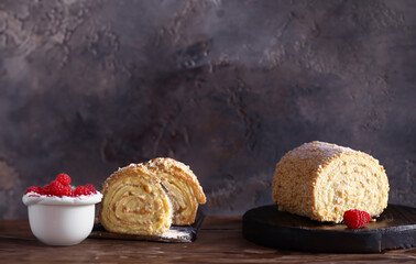 sponge roll dessert with fresh berries