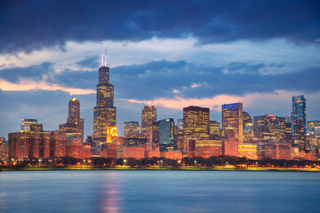 Fototapeta na wymiar Chicago, Illinois, USA. Cityscape image of famous Chicago skyline at beautiful spring sunset.