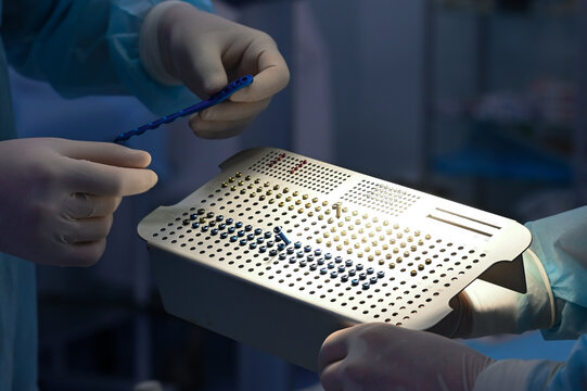 Doctors choose orthopedic bolts and screws for surgery