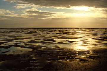 coucher de soleil; Sable; vasiéres; dunes; plage; nature sauvage; région Picardie; Baie de somme;...