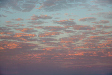 Fototapeta na wymiar Landscape of sunset sky with pink clouds.