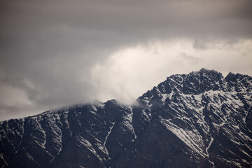 Obraz premium snowy mountain in queenstone in new zealand