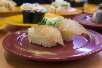 握り寿司　漬けごま真鯛