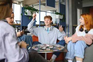 Happy Friends play board game © Serhii
