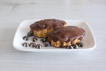chocolate chip muffin