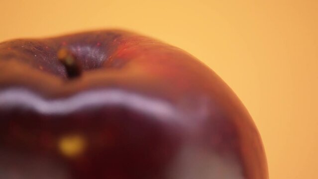 big red apple