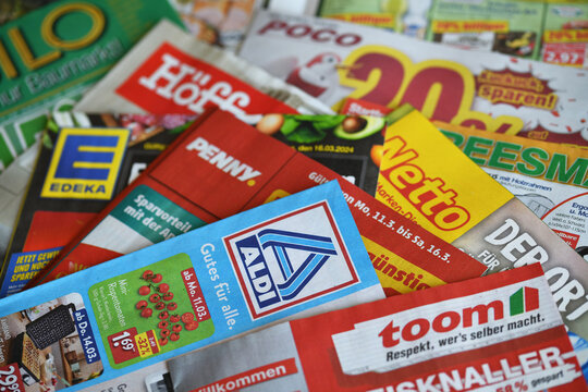 Werbeprospekte von verschiedenen Handelsketten, Deutschland, 09.03.2024