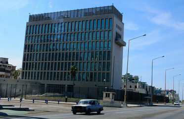 Cuba: The US-Embassy in Havanna - obrazy, fototapety, plakaty