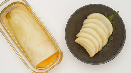 日本の食べ物｜大根の漬け物・醤油漬け　イメージ