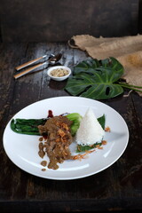 FOOD AND BEVERAGE PICTURE COMMERCIAL USED RESTAURANT