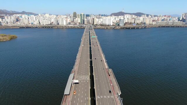 Vehicles on Mapo Bridge over Hangang River, Yeongdeungpo-gu, Seoul, Korea