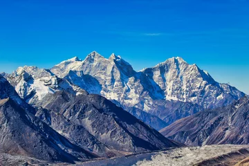 Crédence de cuisine en verre imprimé Ama Dablam Stunning panorama of Khumbu Glacier with the twin peaks of Thamserku and Kangtega visible from the summit of 5550 m high Kala pathar near Gorakshep,Nepal