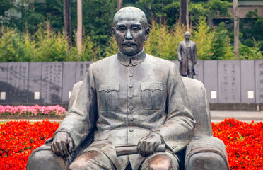 Large bronze statue of Dr. Sun Yat Sen at a memorial in Taipei © Rex Wholster