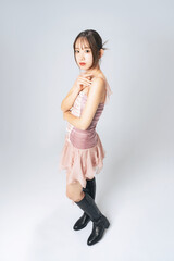 Fototapeta premium おしゃれな衣装の女性のファッションポートレート