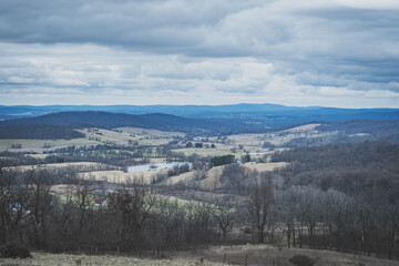 Overlook along the Appalachian Trail in Sky Meadows State Park i