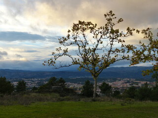 Paysage de montagne au coucher du soleil