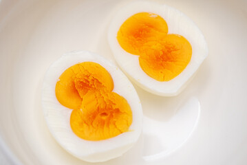 双子の卵（ゆで卵）