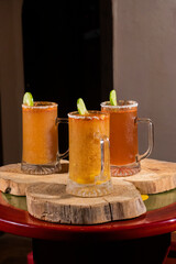 Micheladas presentación de limón, maracuyá y tamarindo