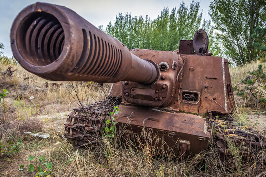 Abandoned ISU-152 Soviet self-propelled gun near nuclear power plant in Chernobyl Exclusion Zone, Ukraine