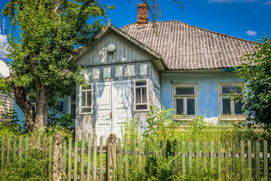 Old residential building in Khotyn city