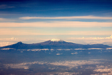 Der Kilimandscharo ist mit einer Höhe von 5.895 Metern der höchste Berg Afrikas