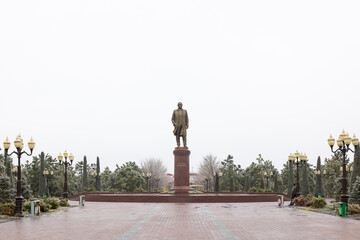Fototapeta na wymiar Statue of Islom Karimov, Samarkand, Uzbekistan