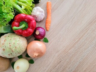 Red paprika, onions, carrot, celery root, garlic and potato.