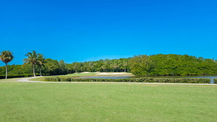 Fototapeta na wymiar View of a beautiful golf course in Florida in the United States