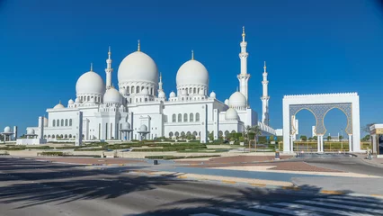 Gordijnen Sheikh Zayed Grand Mosque timelapse in Abu Dhabi, the capital city of United Arab Emirates © neiezhmakov