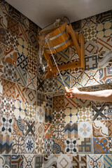 Immerse yourself in an atmosphere of elegance and beauty thanks to the refined interior design of our restaurant.