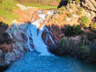 Primer plano de la cascada del Tur&oacute;n