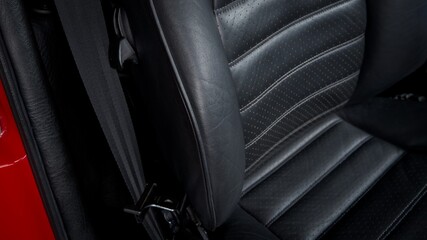 Passenger seat side bolster