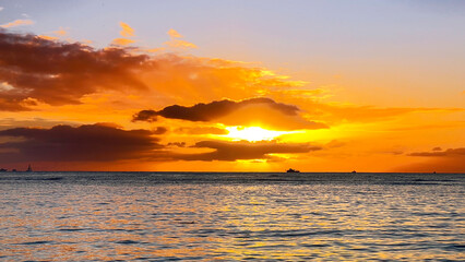 Hawaiian Sunset in O'ahu.  - obrazy, fototapety, plakaty