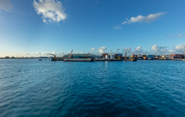 Fototapeta na wymiar Port autonome de Papeete à Tahiti en Polynésie