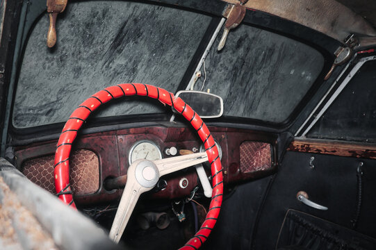 Old car steering wheel - - Verlassener Ort - Beatiful Decay - Verlassener Ort - Urbex / Urbexing - Lost Place - Artwork - Creepy - High quality photo