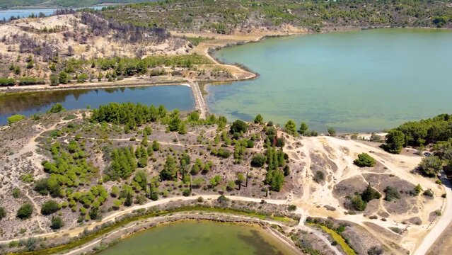 Vue a&eacute;rienne de la Ballade des Pontons de Peyriac de Mer, Aude, Occitanie, Etang de Bages-Sigean