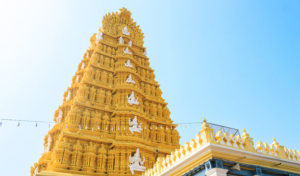 Sri Chamundeshwari Temple is a Hindu temple located on the top of Chamundi Hills near the palace city of Mysuru in the state of Karnataka, India.