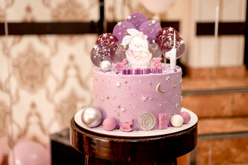 View of a birthday cake 