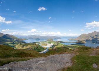 Lake Wanaka Lookout : Panoramic view on Lake Wanaka and mountains including Mount Aspiring, Wanaka, New Zealand